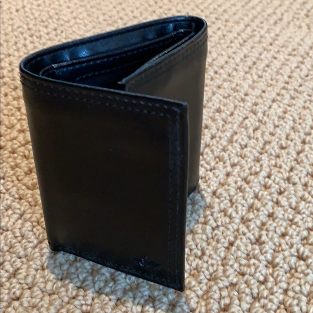 Dockers tri fold wallet black like new!